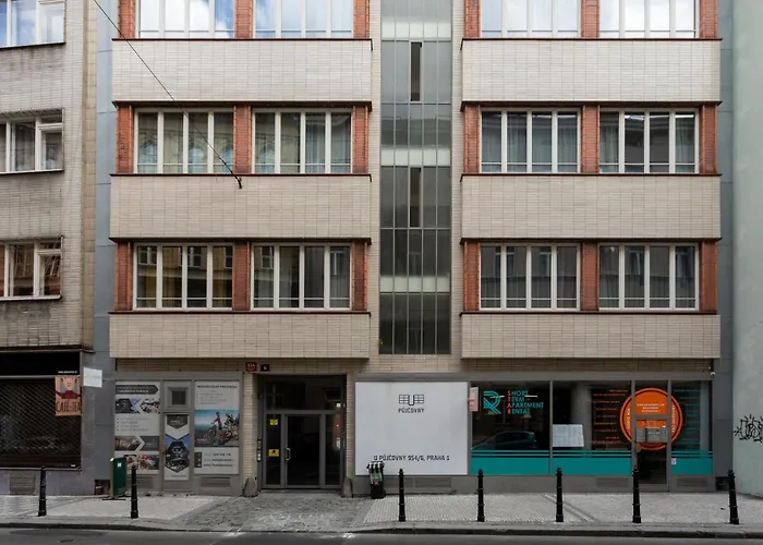 Days - Practical And Fully Equipped Near National Museum Appartamento Praga